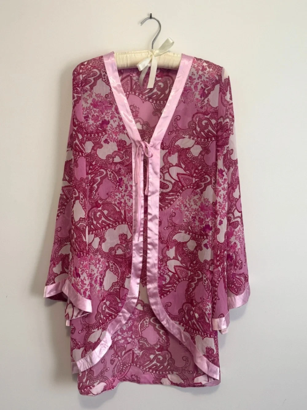 Pink Paisley Robe - Picture 1 of 5